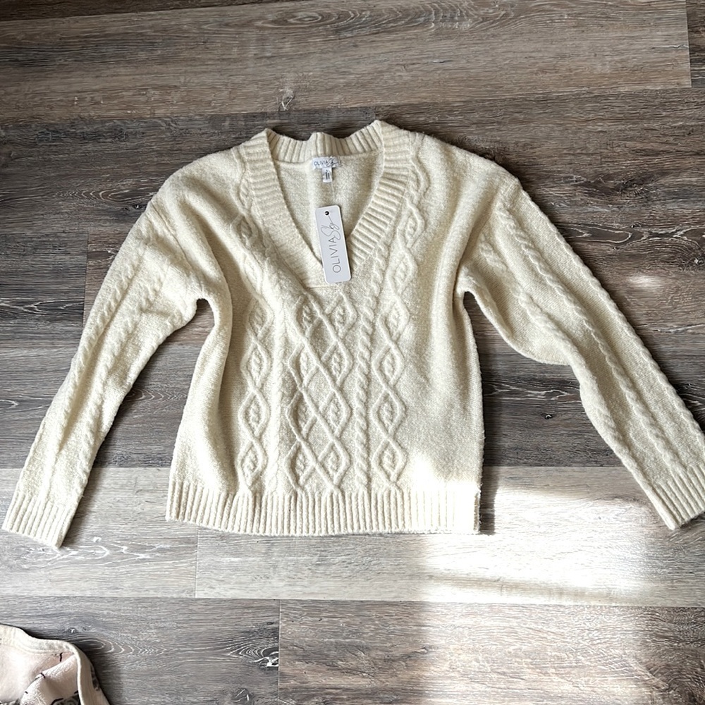 Olivia Sky Chunky cable Knit Sweater size Large